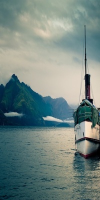 boat_200x400scaled.jpg