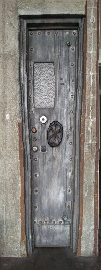 vault_200x533grad.jpg